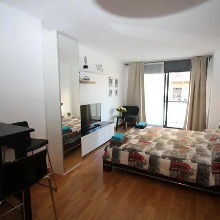 Homestay Rooms Viladomat Barcelona
